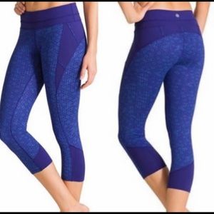 Athleta Crush Connection Capri SZ XS